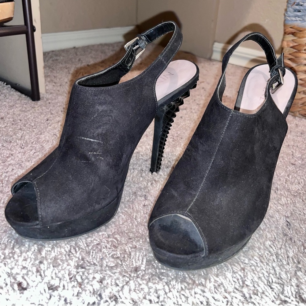 Nine & Co Black Peep-Toe Slingback Heels